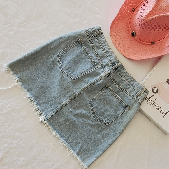 Skirts - Picture 7 of 8